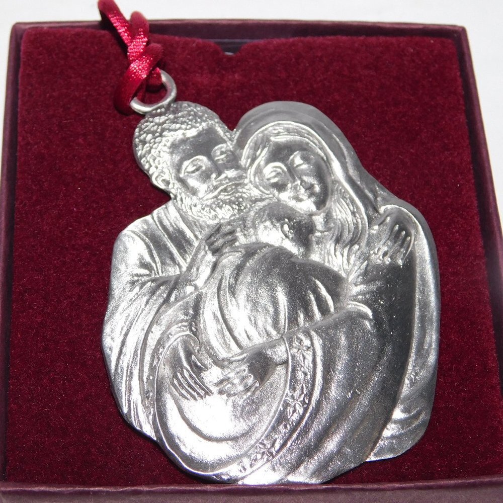 Pewter Mary Joseph Baby Jesus Christmas Tree Ornament 2009 Seagull Canada 2.75"